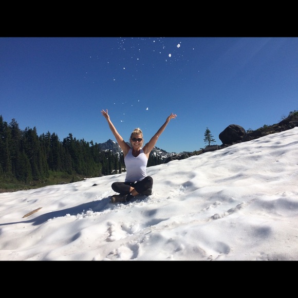 Meet your Posher, Heidi - Picture 3 of 5